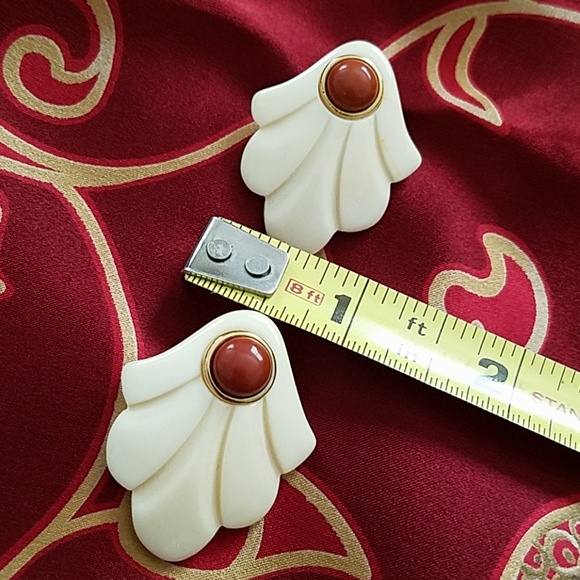 VINTAGE IVORY EARRING JACKETS & STUDS - Picture 4 of 6